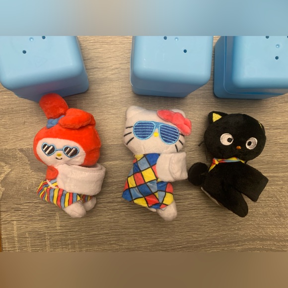 Hello Kitty & Friends Cutie Cuffs bundle - Picture 1 of 4
